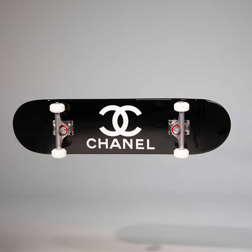 Introducir 49+ imagen chanel skateboard